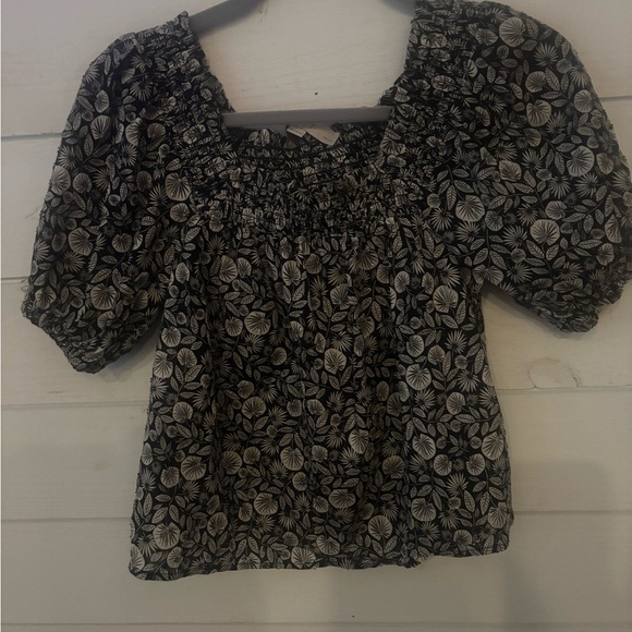 LOFT Ann Taylor XSP floral puff sleeve top. - Picture 10 of 11